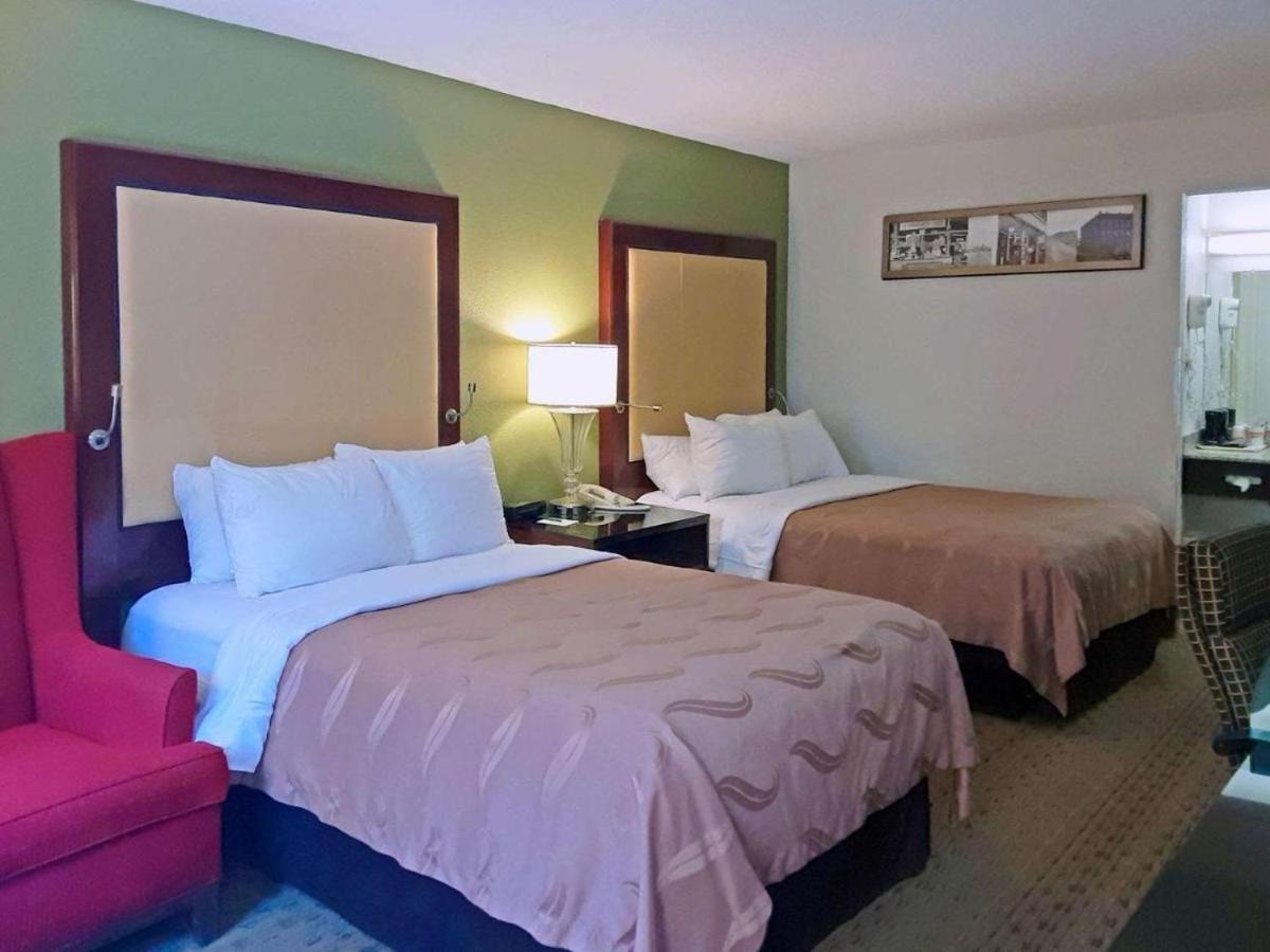 Super 8 By Wyndham Hotel